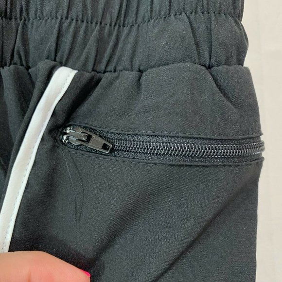 LaLaLa Womens NIB Zip Pocket Quick Dry Athletic Running Shorts with Liner XL - Picture 2 of 7